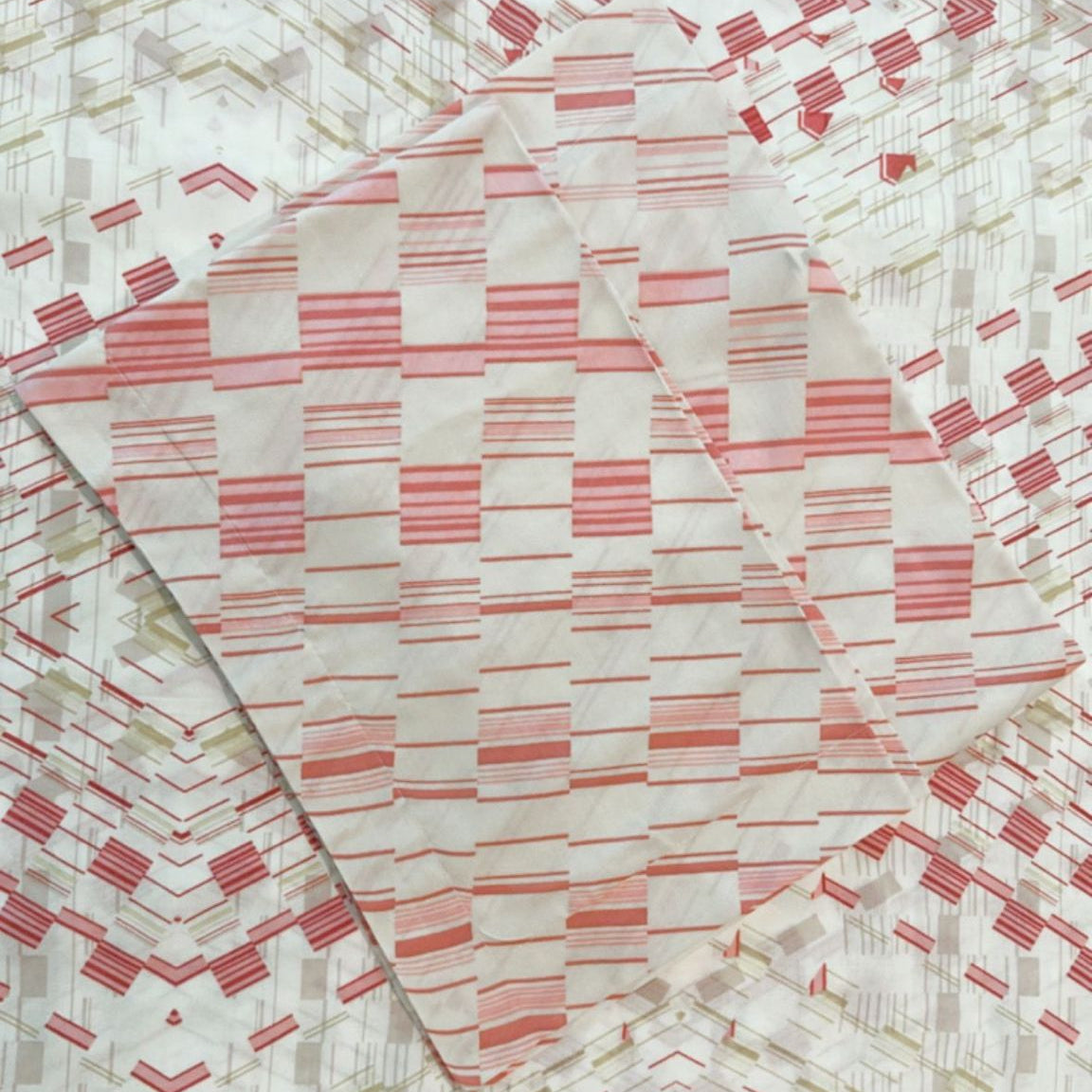 Coral Lattice Queen Bed Sheet